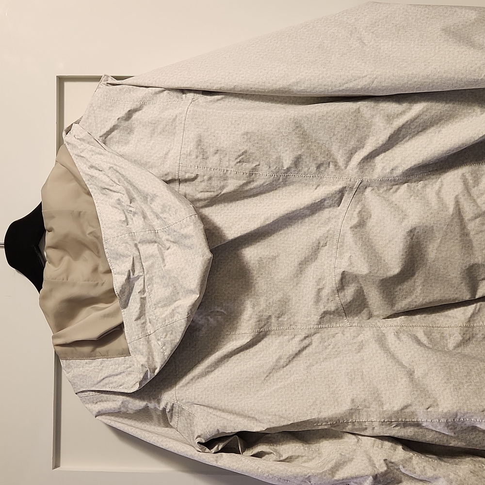Columbia Sportswear Omni-Tech Rain Coat - Picture 6 of 10